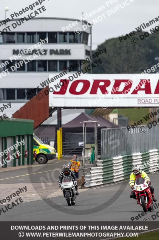 Vintage motorcycle club;eventdigitalimages;mallory park;mallory park trackday photographs;no limits trackdays;peter wileman photography;trackday digital images;trackday photos;vmcc festival 1000 bikes photographs